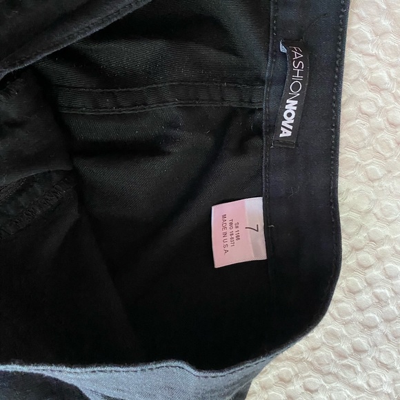 Fashion Nova Classic Black Skinny Jeans - Picture 4 of 6